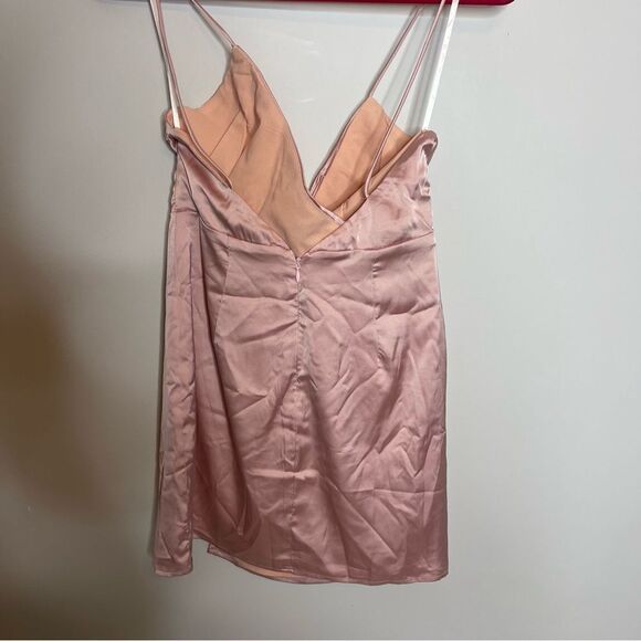 Superdown kimora satin pleated dress NWT SMALL - Picture 8 of 9